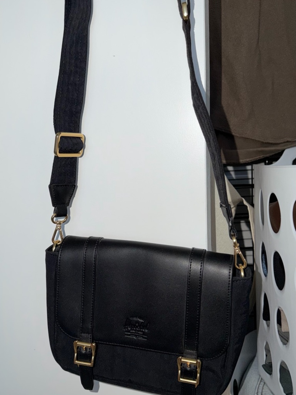 Herschel Black Cross Over Bag - Picture 2 of 3